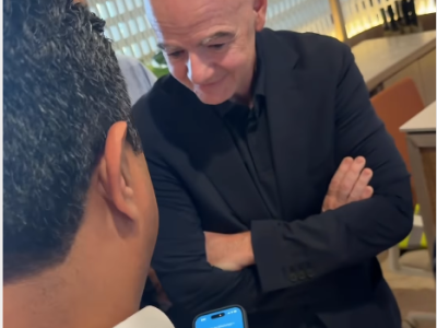 Kelvin Cruz recibe a Gianni Infantino en Punta Cana