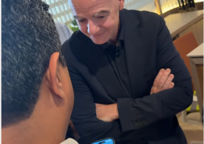 Kelvin Cruz recibe a Gianni Infantino en Punta Cana