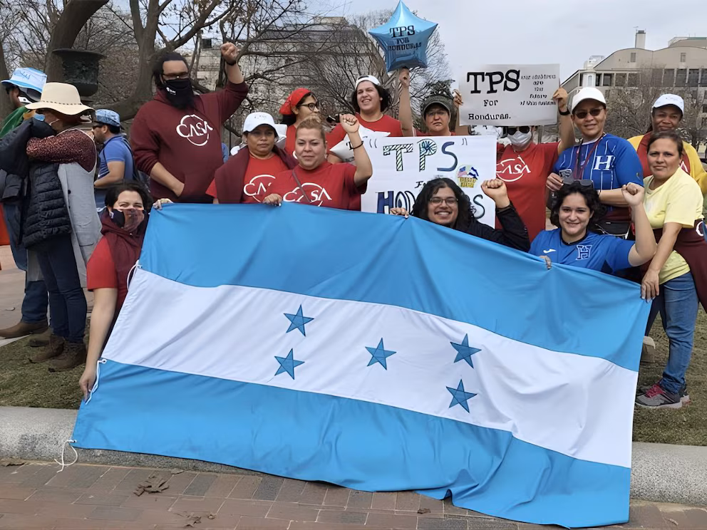 EE.UU. pone fin al TPS para Honduras y advierte a los migrantes: “Salgan ahora o serán deportados”