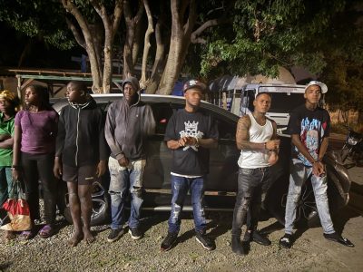 DGM intercepta vehículo con haitianos irregulares en San Juan