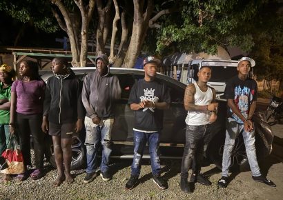 DGM intercepta vehículo con haitianos irregulares en San Juan