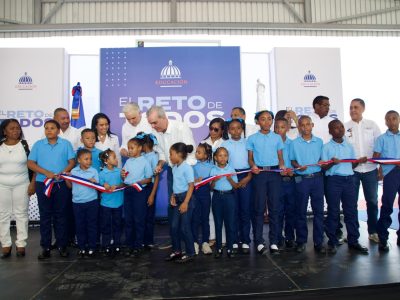 Abinader exhorta a integrarse al nuevo año escolar