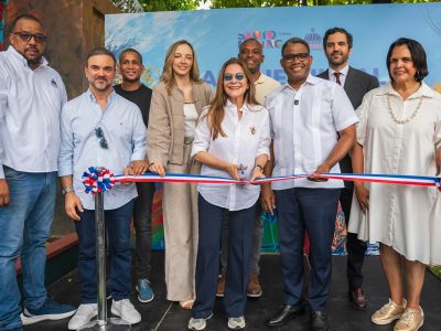 Carolina Mejía inaugura parque lineal Villa Consuelo