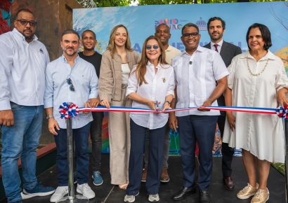 Carolina Mejía inaugura parque lineal Villa Consuelo