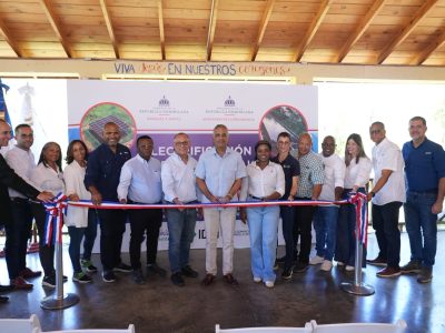 Gobierno lleva energía solar a ocho comunidades de Pedro Santana