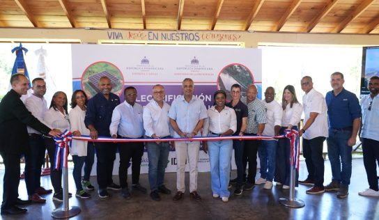 Gobierno lleva energía solar a ocho comunidades de Pedro Santana