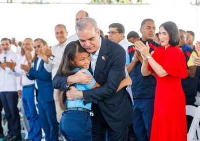 Gobierno del presidente Luis Abinader logra la máxima calificación y excelencia del cuerpo docente nacional