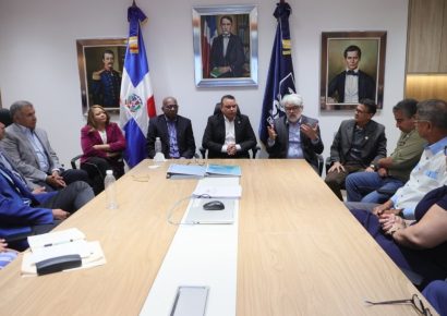 SNS y sociedades médicas unen esfuerzos para reducir mortalidad materna y neonatal