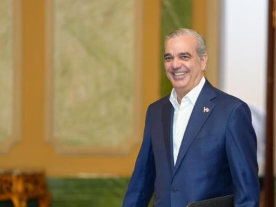 Gobierno del presidente Abinader alcanza cobertura récord del 93 % en educación primaria, según datos de la Unesco