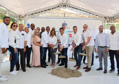 Kelvin Cruz inicia reconstrucción del estadio Hermanos Suárez