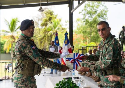Ejército gradúa 587 nuevos rasos en ceremonia en el Campamento 16 de Agosto