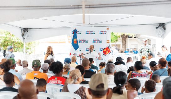 Carolina Mejía encabeza operativo médico-social en Luz Consuelo Norte