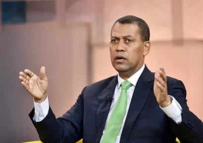 Guido Gómez Mazara llama a recuperar la decencia en la política y cuestiona exhibición de lujos