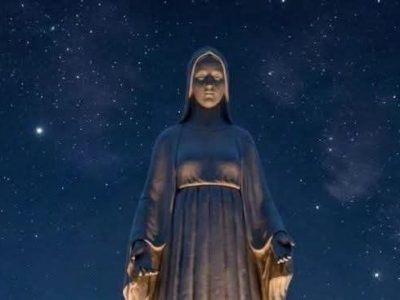 La estatua de la Virgen María más alta de Europa, de 55,6 metros, se alza en un pequeño pueblo de Polonia