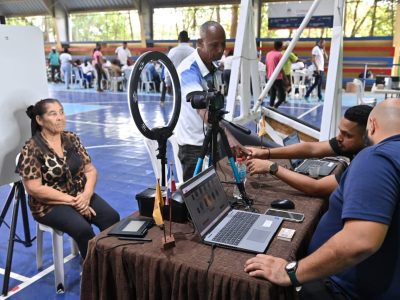 JCE y Conape acercan servicios de cedulación a adultos mayores en Bahoruco