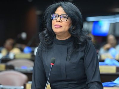 Diputada Lidia Pérez pide investigar exenciones fiscales a iglesias