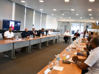 Lidom y Fenapepro extienden negociaciones por consenso