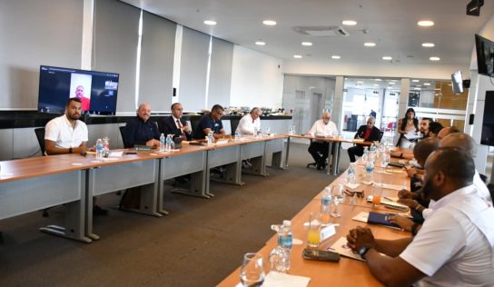 Lidom y Fenapepro extienden negociaciones por consenso