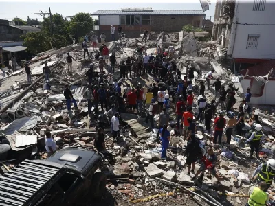 Colombia eleva a 281 los muertos tras terremoto de magnitud 7,4