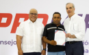 Presidente Abinader entrega RD 85 millones a 400 microempresarios y anuncia ampliación del Programa “Tu Firma es tu Garantía”