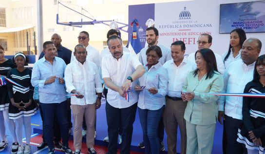 Inefi inaugura techado en politécnico La Perito