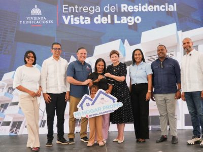 Raquel Peña y MIVED inauguran 128 apartamentos en Bahoruco