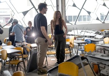 Shakira llega a Quibdó junto a Howard Buffett para apoyar a víctimas del terremoto