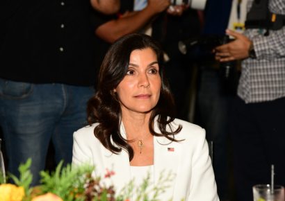 Leah Campos celebra Freedom250 con residentes en ambiente popular