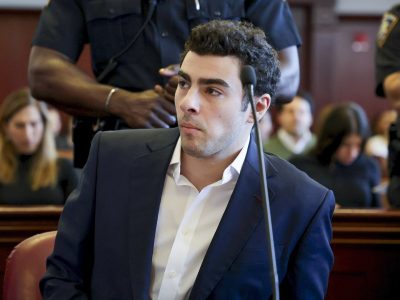 Juez aplaza juicio estatal contra Luigi Mangione y fija nueva audiencia para el 10 de diciembre