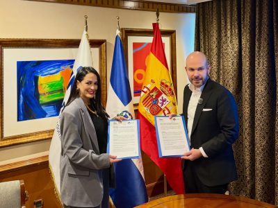 INDEX y Organización Mundial de Alfabetización firman alianza para impulsar la formación de dominicanos en el exterior