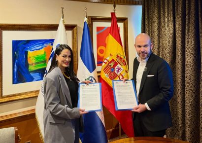 INDEX y Organización Mundial de Alfabetización firman alianza para impulsar la formación de dominicanos en el exterior