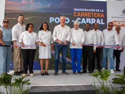 Abinader inaugura carretera Cabral–Polo en Barahona