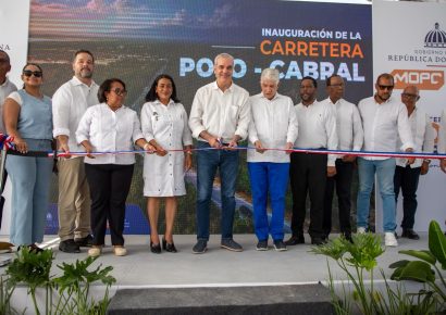 Abinader inaugura carretera Cabral–Polo en Barahona