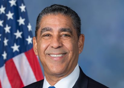 Adriano Espaillat afirma que seguirá al servicio de la comunidad: “Los grandes generales no se retiran”