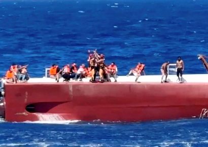 Acusan de homicidio a la tripulación del barco hundido en Chipre que dejó ocho muertos y 18 desaparecidas