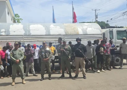 SENPA, junto al Ejército y Migración, detiene a 60 personas en situación migratoria irregular dentro de áreas protegidas en Valverde