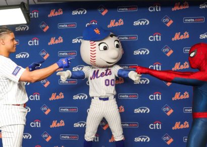 Juan Soto protagoniza campaña de Spider-Man en Nueva York