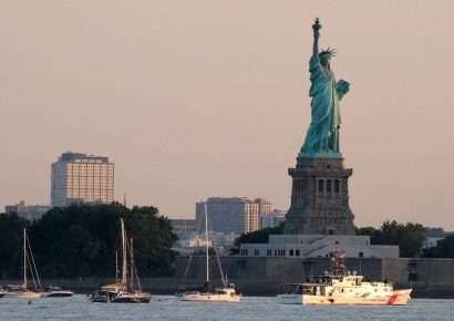Madre y bebé mueren tras naufragio en aguas de Nueva York