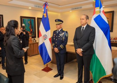Ministra Faride Raful encabeza toma de posesión del nuevo director de la Policía Nacional