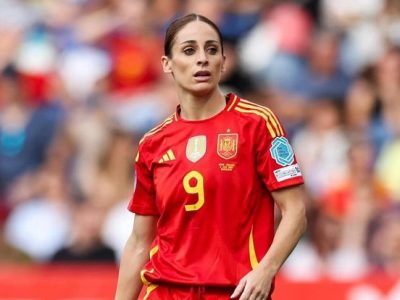 Esther González, la futbolista lesbiana y feminista que borra su presente y pasado para jugar en Arabia Saudita