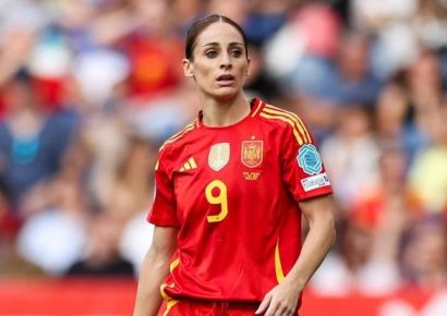 Esther González, la futbolista lesbiana y feminista que borra su presente y pasado para jugar en Arabia Saudita
