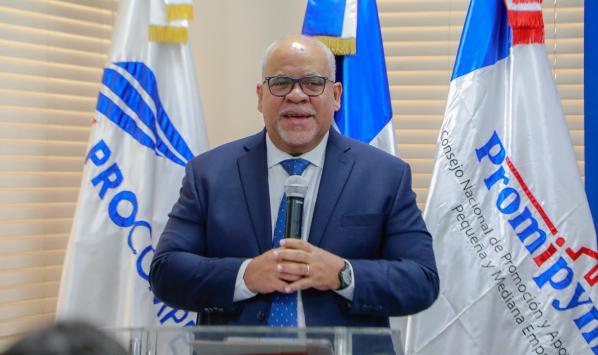Fabricio Gómez-Mazara explica cómo Abinader combate la usura con préstamos a emprendedores