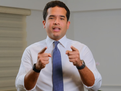 Omar Fernández cuestiona falta de cupos escolares a días del inicio del año lectivo