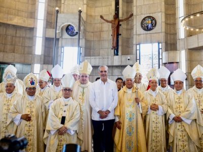 Presidente Abinader asiste a toma de posesión del nuevo obispo de la Diócesis de La Vega, Andrés Napoleón Romero Cárdenas