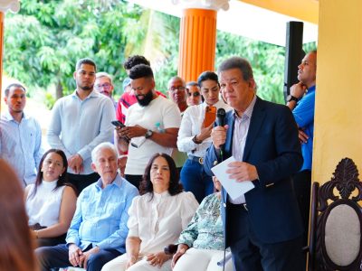 Leonel propone modernizar los controles fronterizos y reorganizar los mercados binacionales