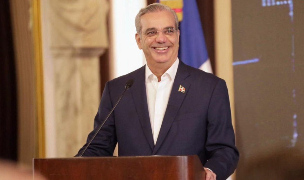 Abinader viaja a Cali para juramentación de De la Espriella