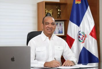 Deligne Ascención asume vicepresidencia ejecutiva del PRM
