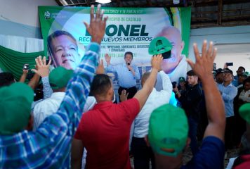Leonel Fernández juramenta exalcalde de Castillo y critica apagones