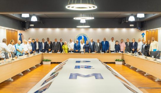 PRM ratifica a Ricardo de los Santos y Alfredo Pacheco en Senado y Cámara