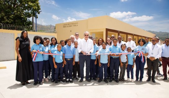 Presidente Abinader inaugura Liceo Eliseo Viola tras 15 años de espera en San Juan
